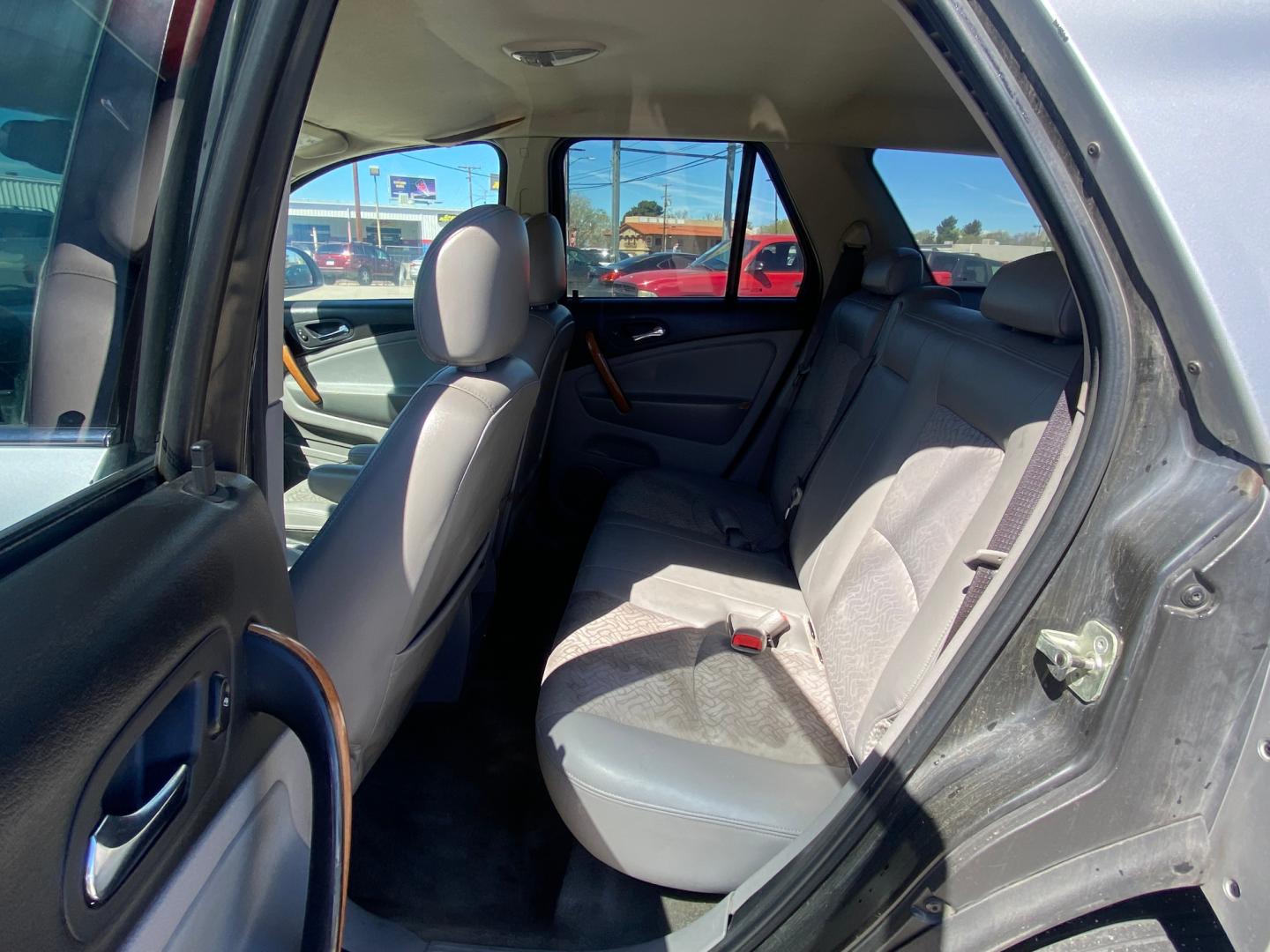 2006 /GREY Saturn Vue (5GZCZ534X6S) with an V6 3.5L engine, AUTOMATIC transmission, located at 44356 Date Ave., Lancaster, CA, 93534, (661) 945-6555, 34.688919, -118.139374 - Photo#4